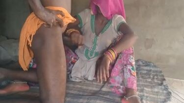 किसान ने फाड़ दी आंटी की चुत
