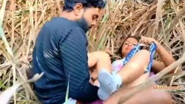 गन्ने के खेत में भाभी के साथ सेक्स