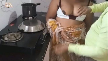 बड़े बूब्स वाली सेक्सी भाभी ने लिया लण्ड