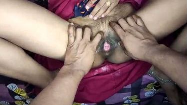चाचा जी ने चुत चौड़ी कर दी