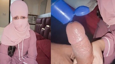 मुस्लिम गर्लफ्रेंड से लण्ड की मालिश करवा के चोदा