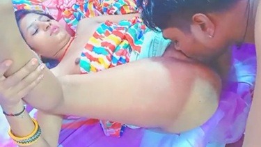 नौकर ने भाभी की रसीली चुत पे रख दिया मुँह