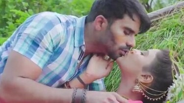 खेत में किसान की खूबसूरत बीवी की चुदाई