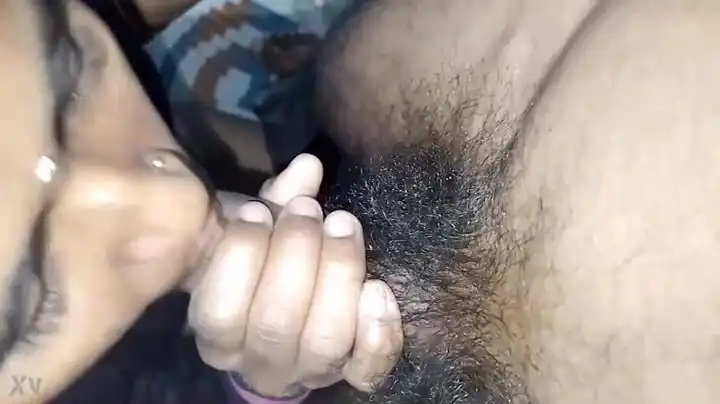 देहाती लड़की लंड चूसकर चूत में ऊँगली कराती है वीडियो