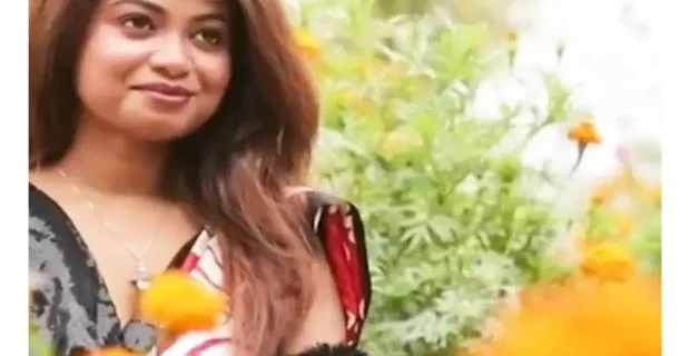 ब्यूटीफुल भाभी के बूब्स दबाकर लंड सवारी करवाई वीडियो