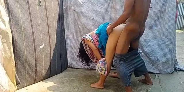 भाभी की चूत चुदाई खुले में होली के दिन वीडियो