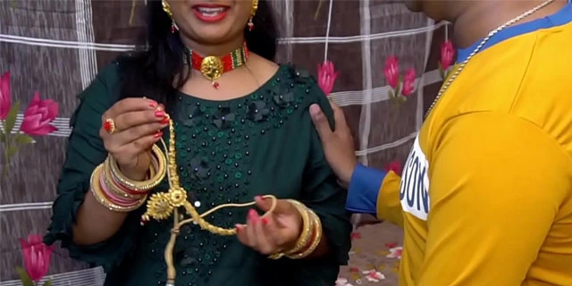 बर्तडे गिफ्ट के बदले में भाभी का चूत मिला चोद ने को वीडियो