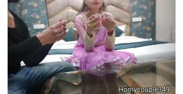 ताश खेलकर सेक्सी कजिन की चूत चुदाई कर डाली वीडियो