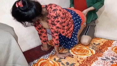 डॉगी स्टाइल में कजिन बहन की चुदाई