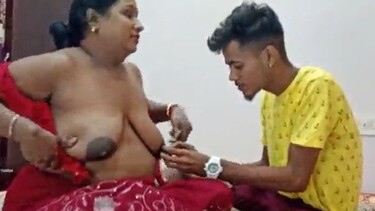 कामवाली ने पैसो के लिए कॉलेज बॉय को चुत दे दी