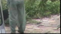 हाथों में हाथ था