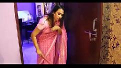 मामी की निगाहों में नशा-2