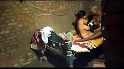 भाई के दोस्त ने पेंटी खुलवाई