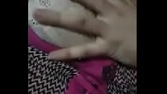 बीवी ने बुड्ढे मज़दूर से जमकर चुदवाया