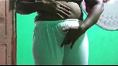 बदन हिलता चला गया