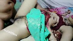 दोस्त ने दिलाई नेपाली चूत