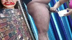 गांड पर हाथ मार कर चला गया