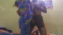 किरायेदार की बीवी को कुतिया बनाकर जम के पेला