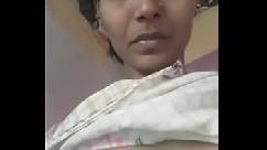 कामवाली ने मुझे लंड हिलाते हुए देखा