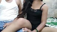 अमीर औरत सेक्स की भूखी